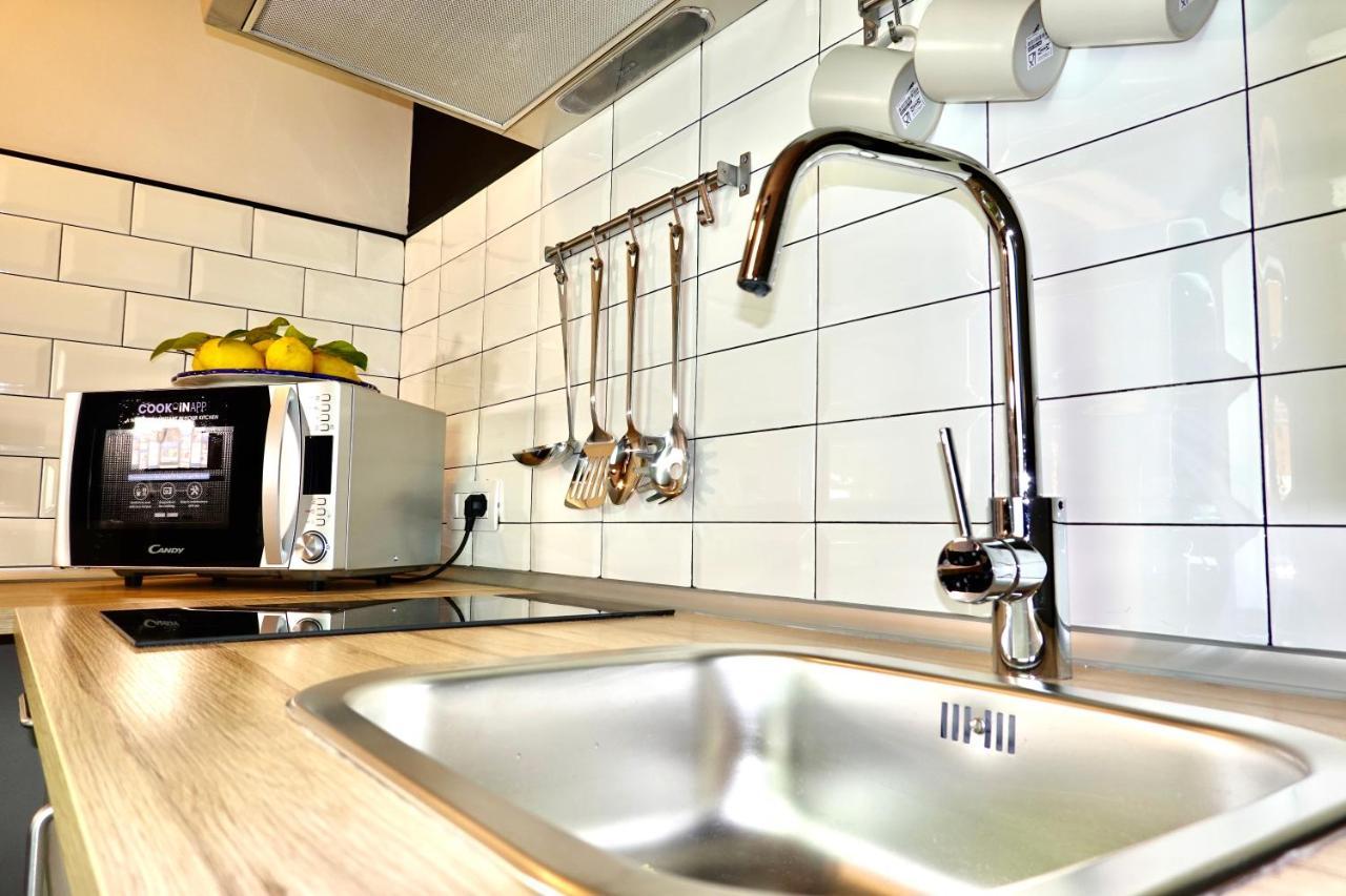 Linea1 Loft Apartment เนเปิลส์ ภายนอก รูปภาพ