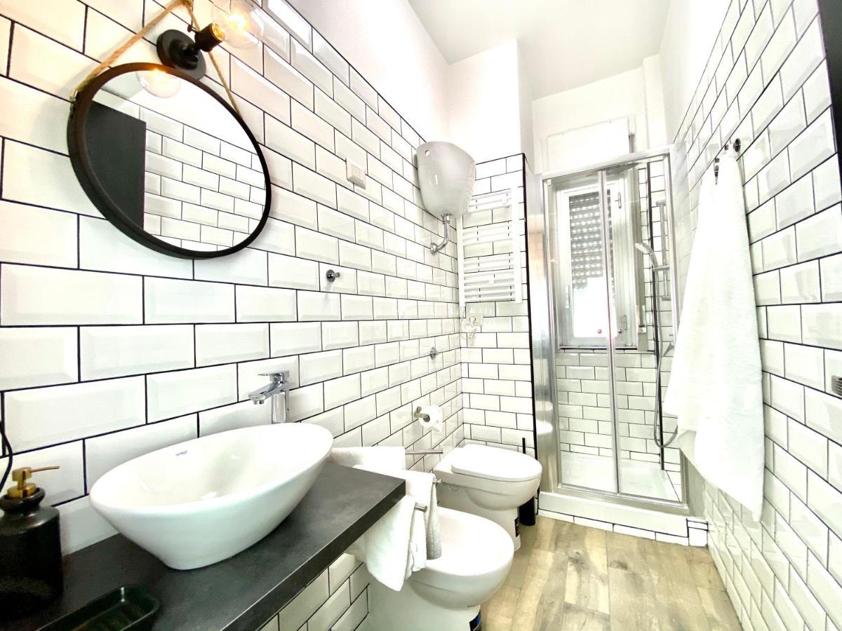 Linea1 Loft Apartment เนเปิลส์ ภายนอก รูปภาพ